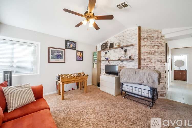 Cathedral City House: 68845 Durango Rd