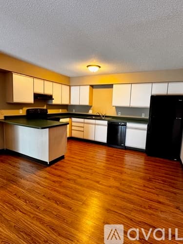 Osceola Apartment: 306 South Ave
