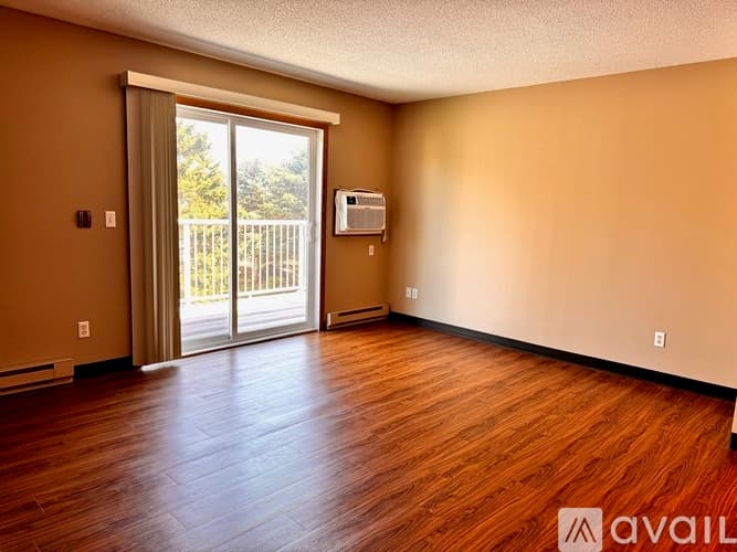 Osceola Apartment: 306 South Ave