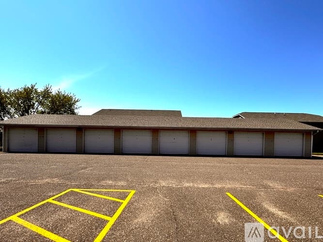 Osceola Apartment: 306 South Ave
