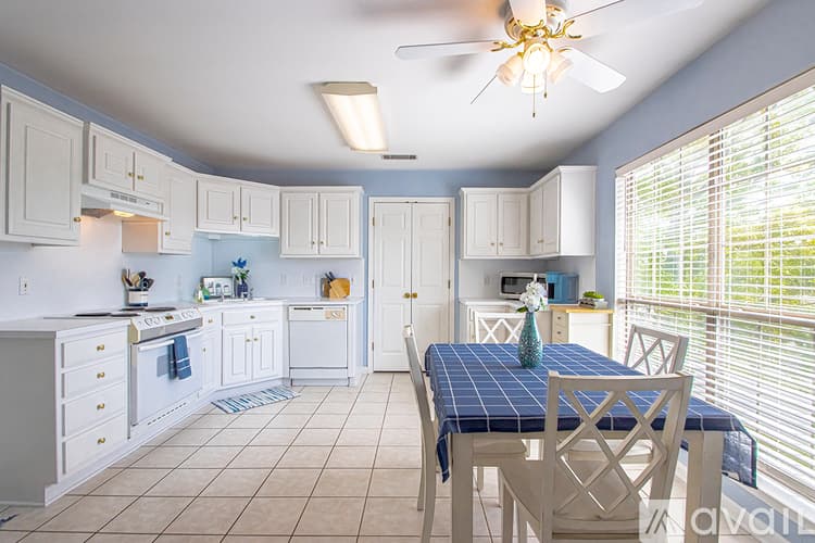 Sherwood House: 135 Willow Grove Rd