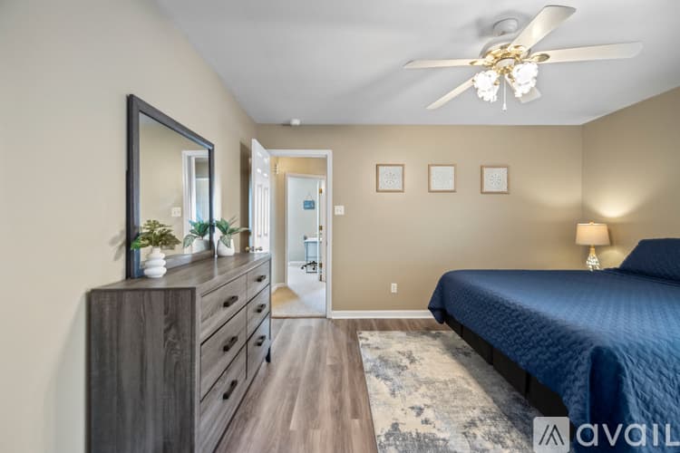 Sherwood House: 135 Willow Grove Rd