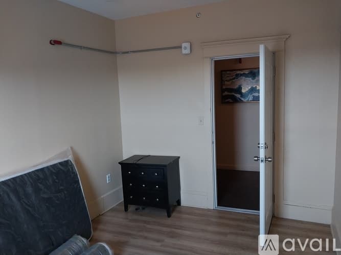 New Bedford Apartment: 116 County St