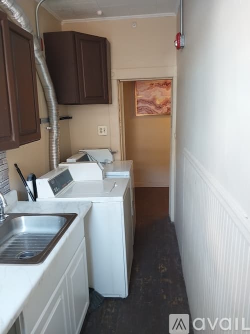 New Bedford Apartment: 116 County St
