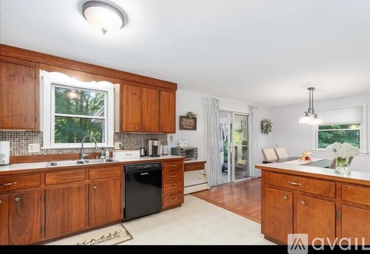 Merrimack House: 18 Edgewood Avenue