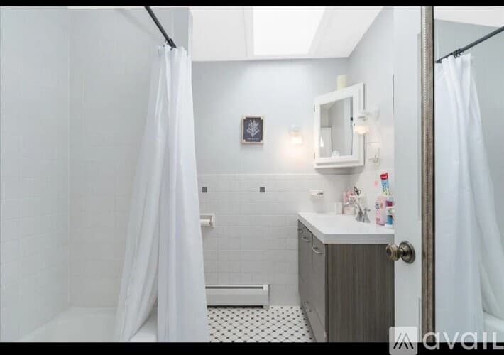 Merrimack House: 18 Edgewood Avenue