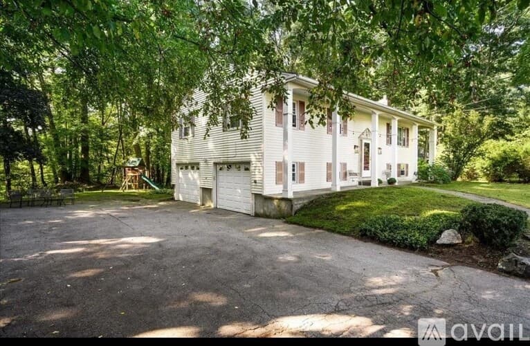 Merrimack House: 18 Edgewood Avenue
