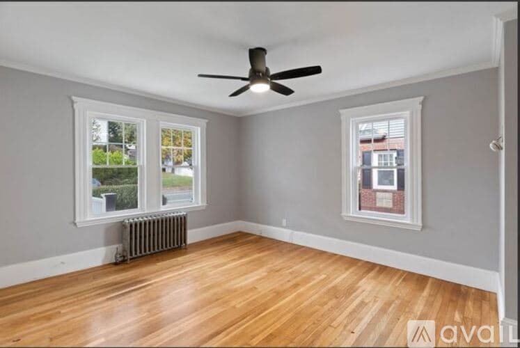 Salem Apartment: 173 Loring Ave