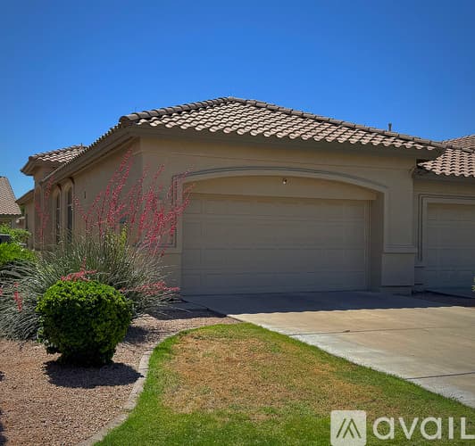 Sun Lakes House: 23833 S Pleasant Way