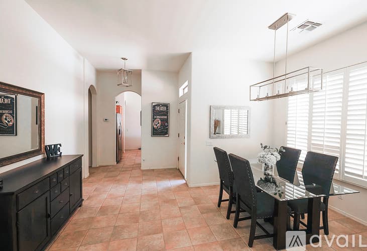 Sun Lakes House: 23833 S Pleasant Way