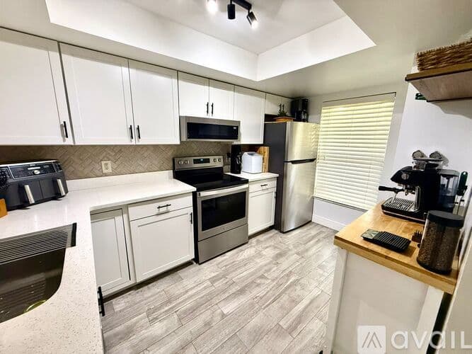 Dunedin Apartment: 300 Promenade Dr