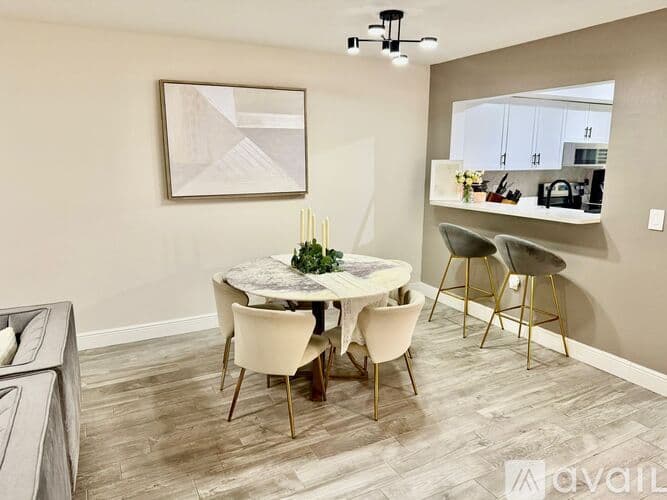 Dunedin Apartment: 300 Promenade Dr
