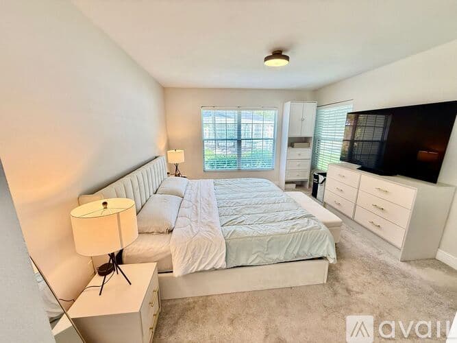 Dunedin Apartment: 300 Promenade Dr