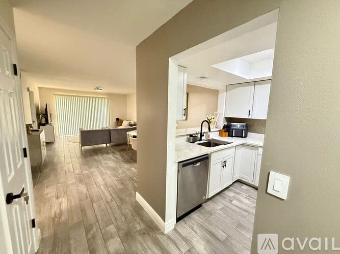 Dunedin Apartment: 300 Promenade Dr