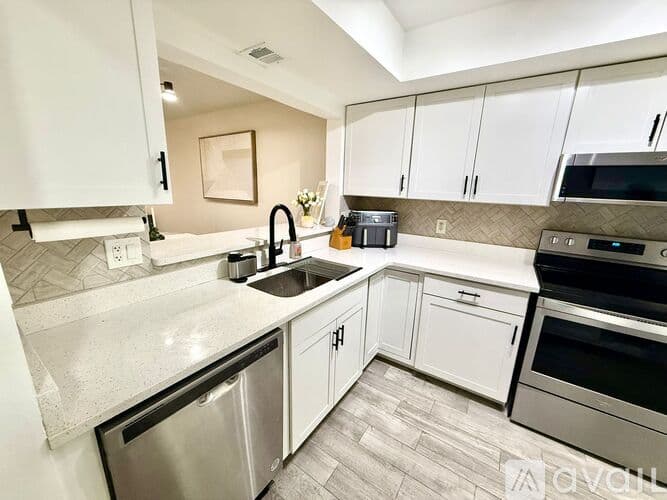 Dunedin Apartment: 300 Promenade Dr