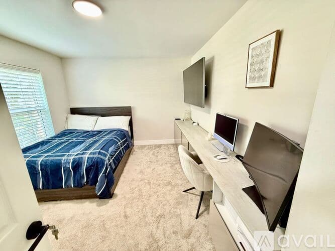 Dunedin Apartment: 300 Promenade Dr