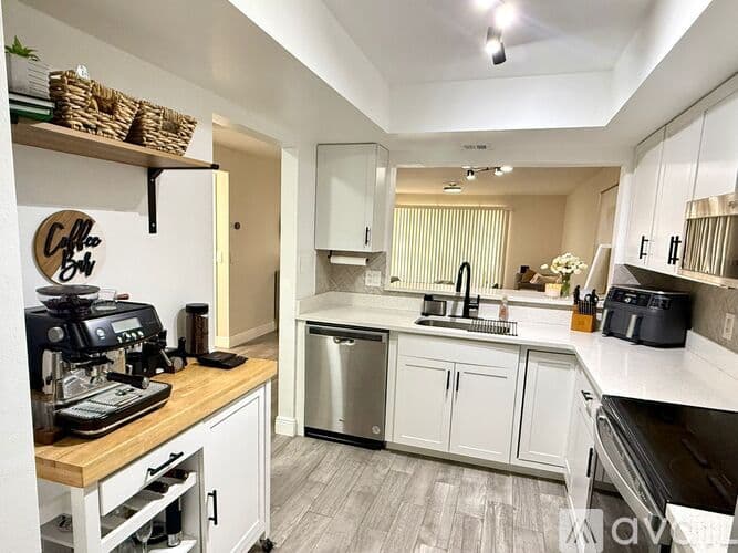 Dunedin Apartment: 300 Promenade Dr