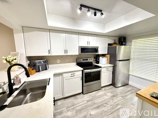 Dunedin Apartment: 300 Promenade Dr