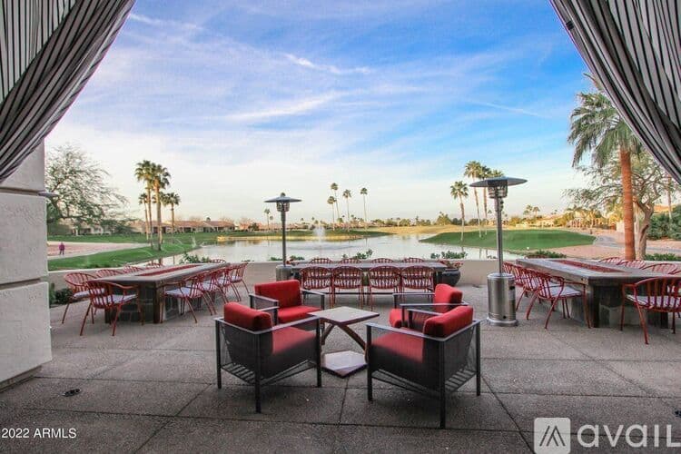 Sun Lakes House: 23833 S Pleasant Way