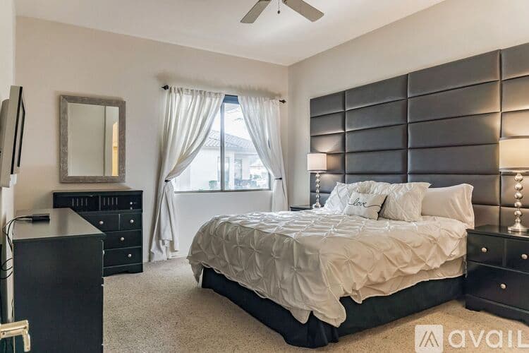 Sun Lakes House: 23833 S Pleasant Way