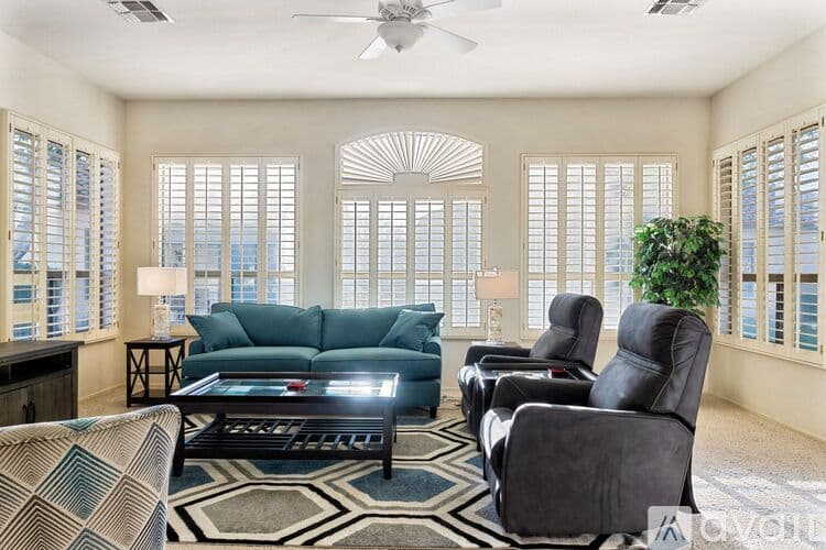 Sun Lakes House: 23833 S Pleasant Way
