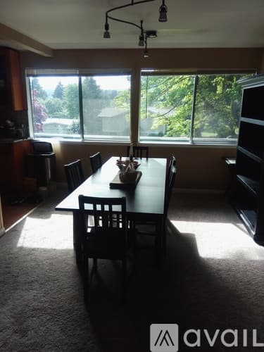 Newcastle House: 12000 Southeast 73rd Place