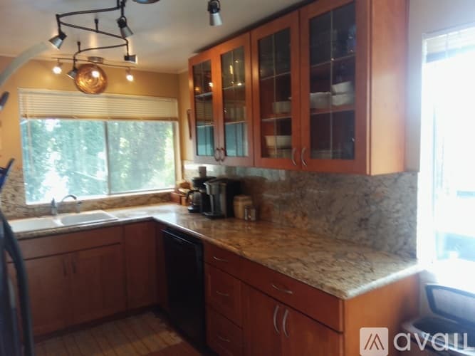 Newcastle House: 12000 Southeast 73rd Place