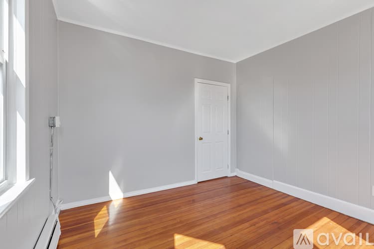 Providence Apartment: 111 Pocasset Ave