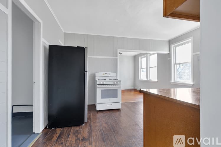 Providence Apartment: 111 Pocasset Ave