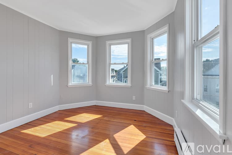 Providence Apartment: 111 Pocasset Ave