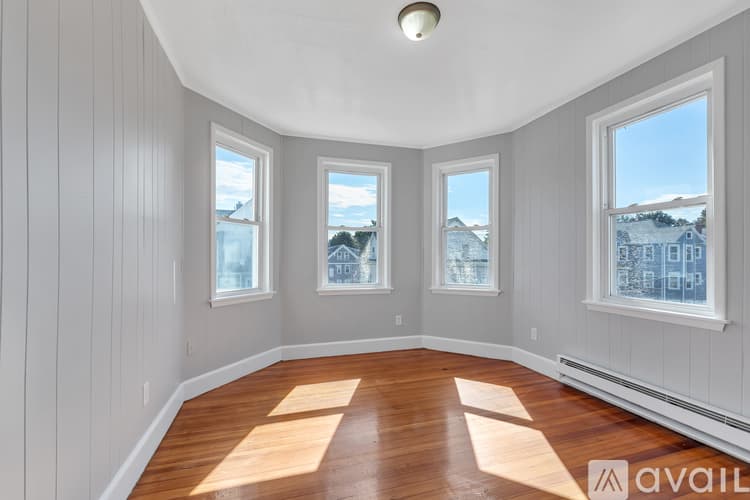 Providence Apartment: 111 Pocasset Ave