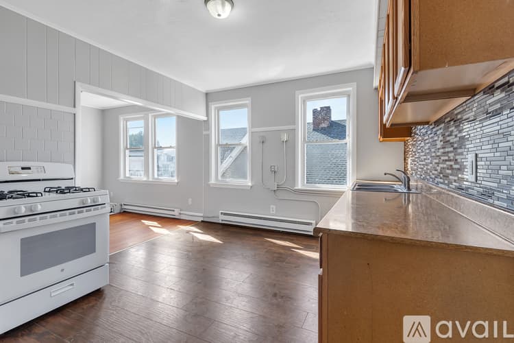 Providence Apartment: 111 Pocasset Ave