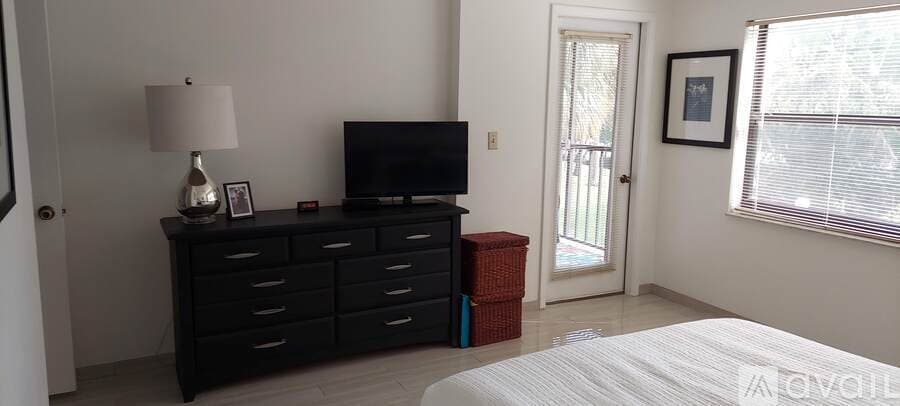 South Pasadena Condo: 1328 Pasadena Ave S