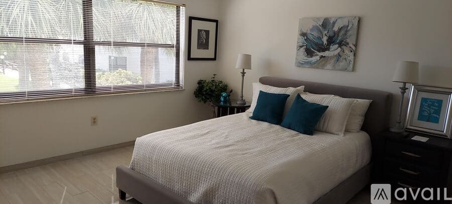 South Pasadena Condo: 1328 Pasadena Ave S