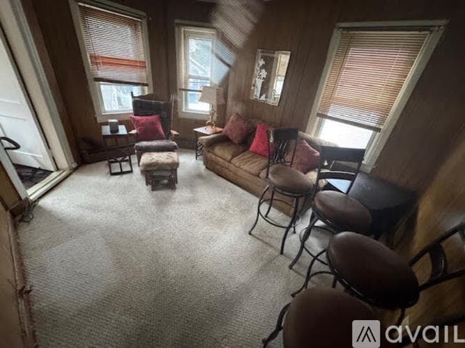 Providence Apartment: 67 Simmons St