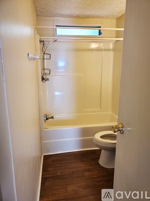 Milledgeville House: 108 Kay Avenue Northeast