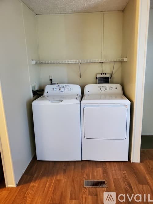 Milledgeville House: 108 Kay Avenue Northeast
