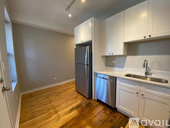 Chicago Apartment: 1745 W Wallen Ave