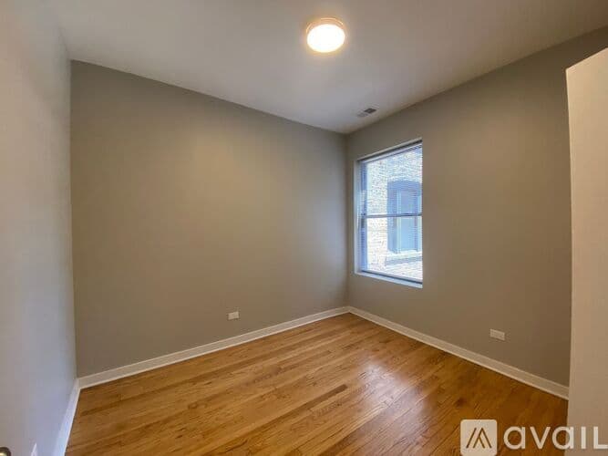 Chicago Apartment: 1745 W Wallen Ave