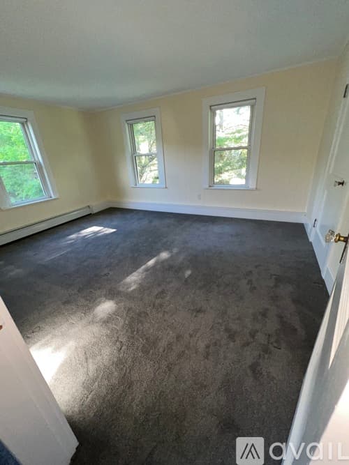Berlin Apartment: 195 Gates Pond Road