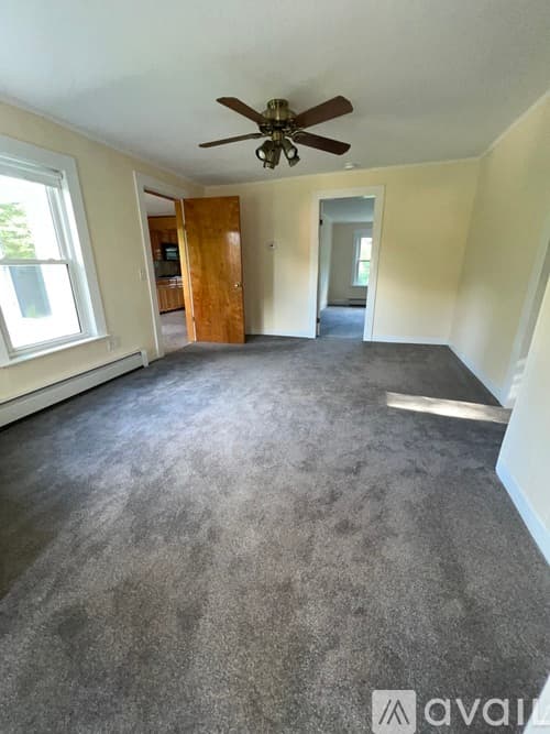 Berlin Apartment: 195 Gates Pond Road