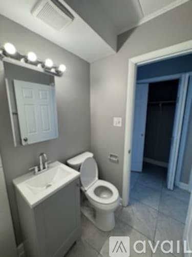 Schiller Park Apartment: 3810 25th Ave