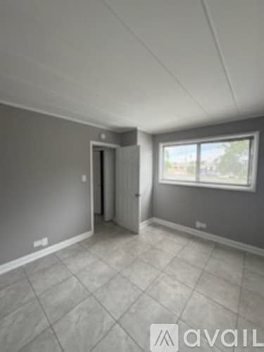 Schiller Park Apartment: 3810 25th Ave