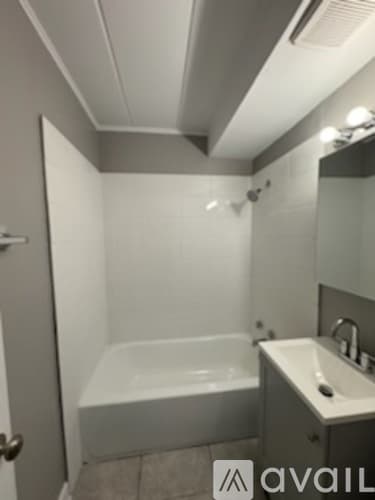 Schiller Park Apartment: 3810 25th Ave