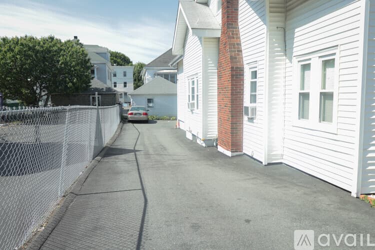 Salem Apartment: 12 Willson Street