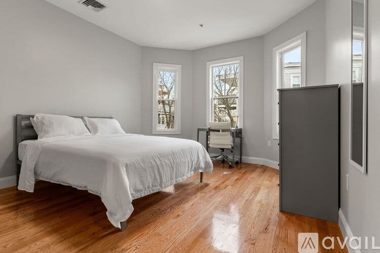 Boston Apartment: 86 Marine Rd