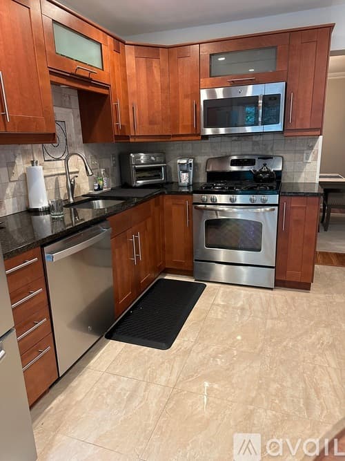 Holmdel House: 39 Durant Avenue