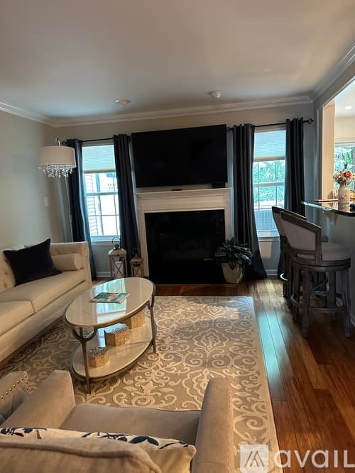 Holmdel House: 39 Durant Avenue
