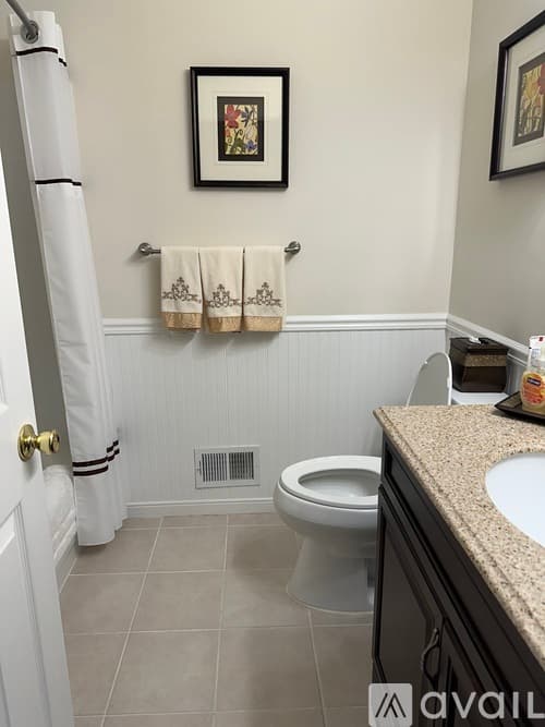 Holmdel House: 39 Durant Avenue