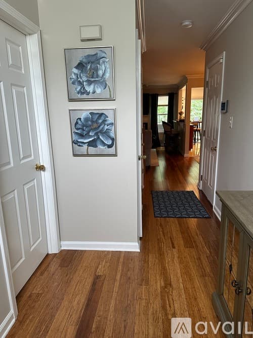 Holmdel House: 39 Durant Avenue